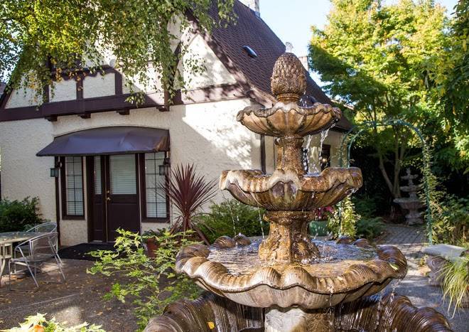 The bacon mansion bed and breakfast