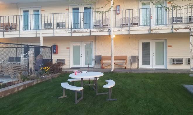 Lake pateros motor inn