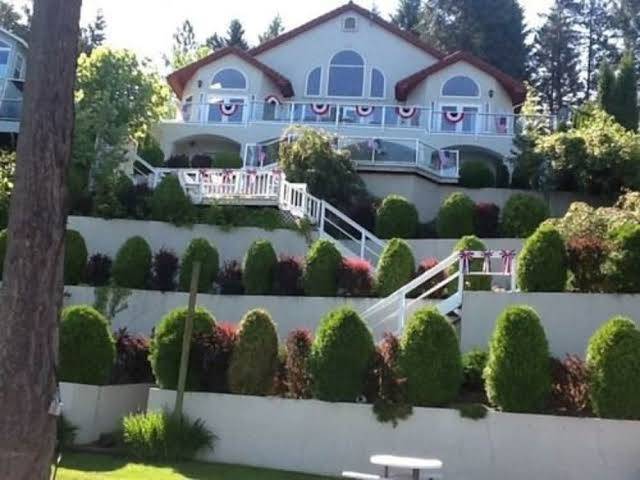 Inn at the lake