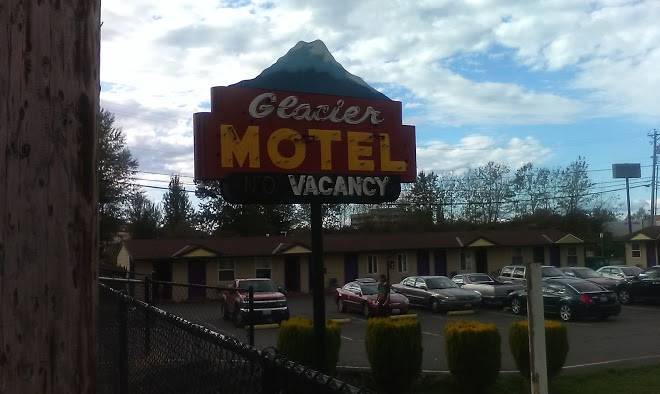 Glacier Motel