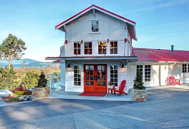 Ship harbor inn