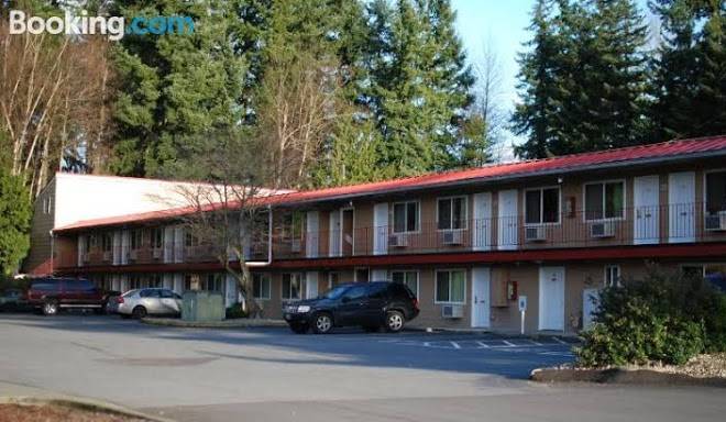 Smokey point motor inn