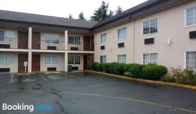 Super 8 lynnwood