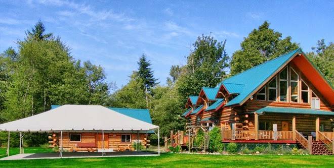 The wallace falls lodge