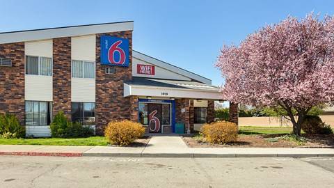 Motel 6 spokane wa east