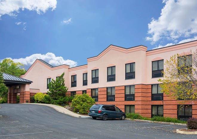 Quality Inn & Suites Kearneysville Martinsburg Image