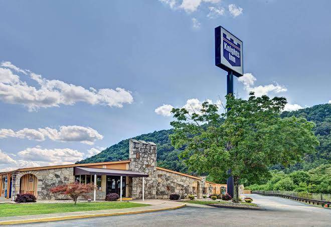 Days Inn By Wyndham Charleston East Image