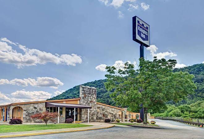 Knights Inn Charleston Image