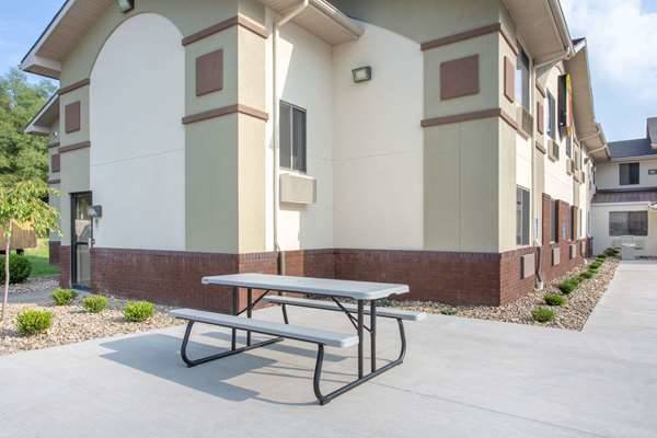 Super 8 by wyndham weston wv