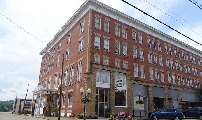 Lowe hotel