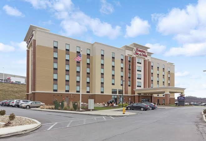 Hampton Inn & Suites Morgantown University Town Centre Image