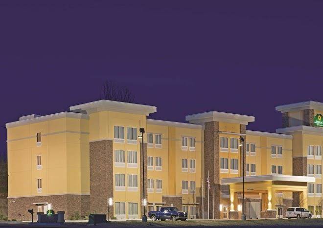 La Quinta Inn & Suites By Wyndham Morgantown Image