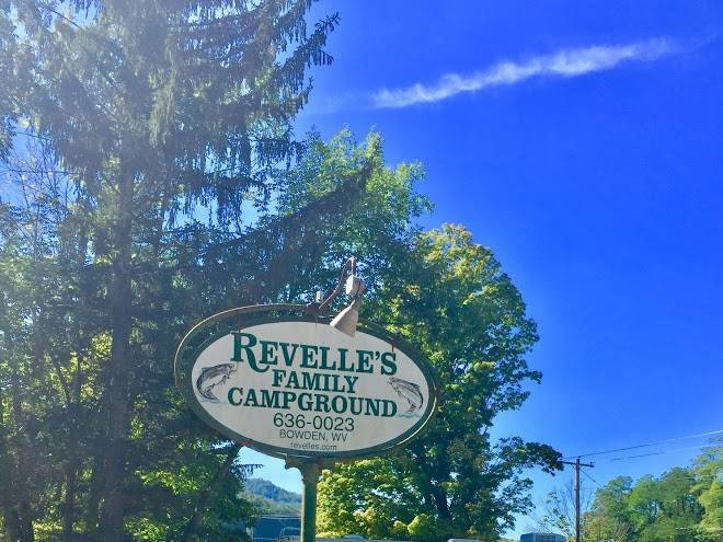 Revelle's River Resort Image