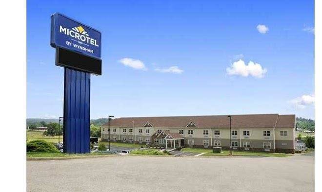 Microtel Inn & Suites By Wyndham Mineral Wells Parkersburg Image