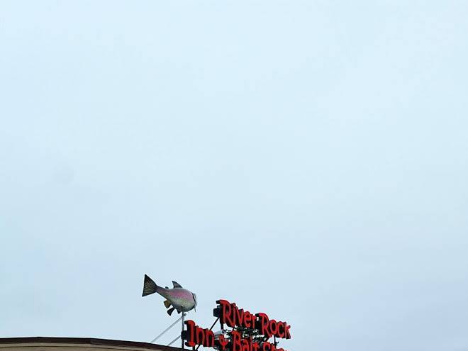 River rock inn & bait shop