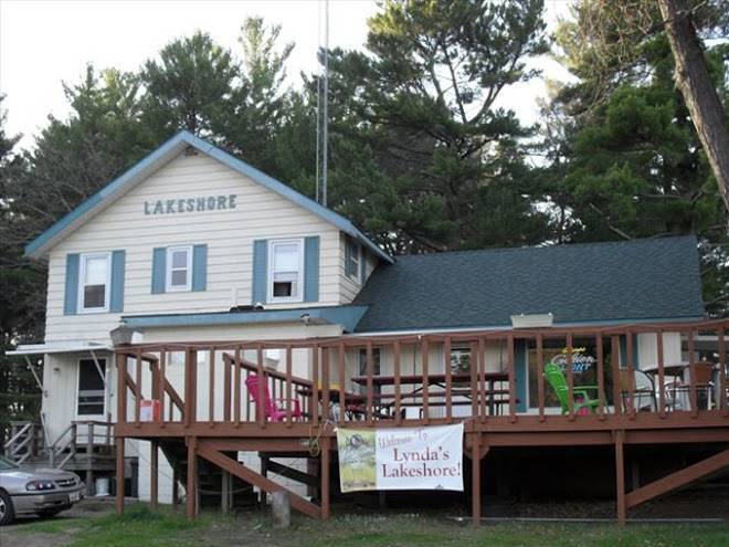 Lynda's lakeshore resort