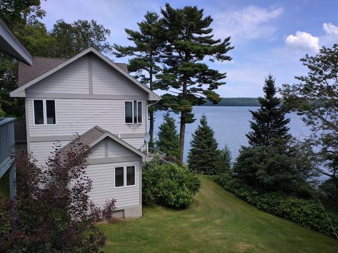 Deperrys on the lake