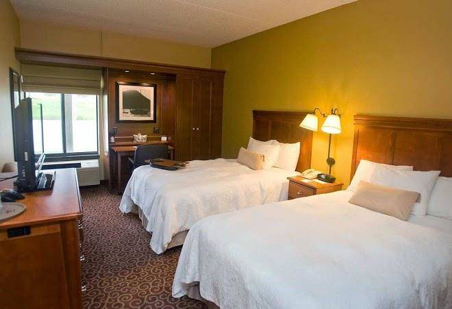 Hampton Inn Green Bay Image