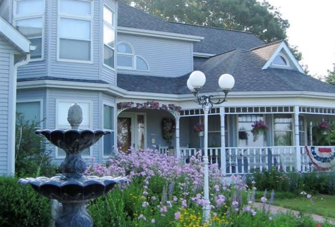 Cameo rose victorian country inn