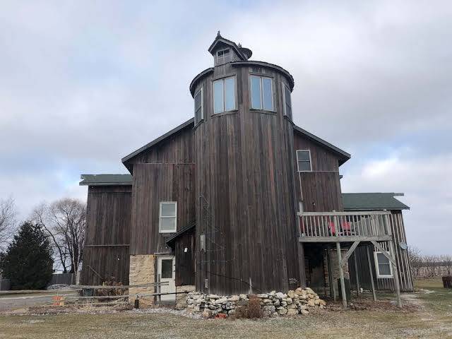 Cornerstone antiques & lodging