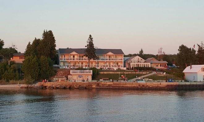 The Shoreline Resort Image