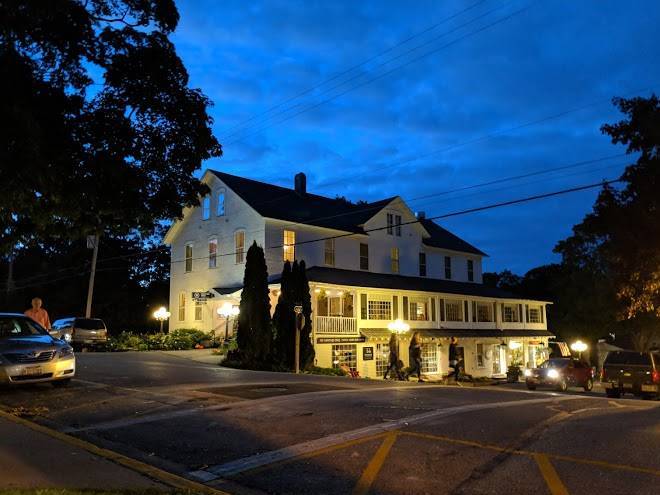 Whistling swan inn & restaurant