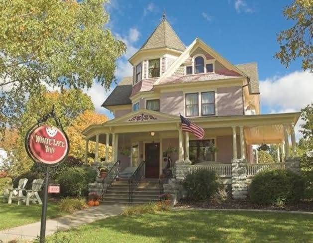 White lace inn