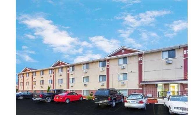 Super 8 By Wyndham Kenosha Pleasant Prairie Image