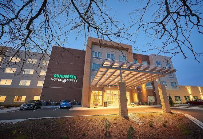 Gundersen hotel and suites
