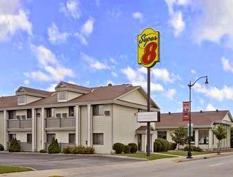 Super 8 by wyndham la crosse