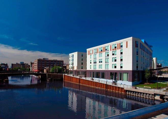 Aloft Milwaukee Downtown Image