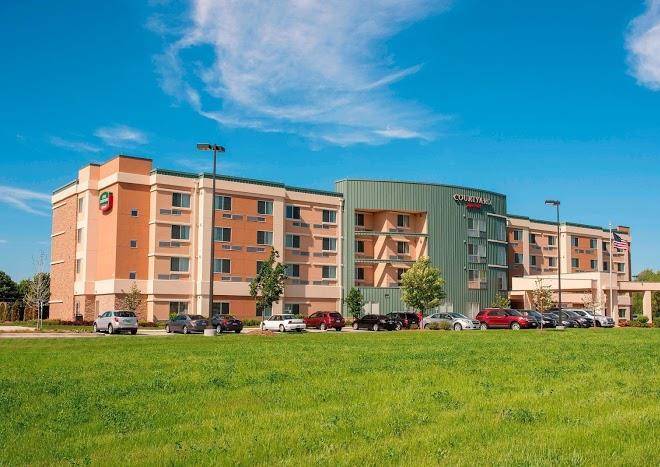 Courtyard by marriott milwaukee airport
