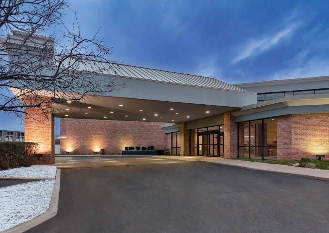 Milwaukee airport hotel