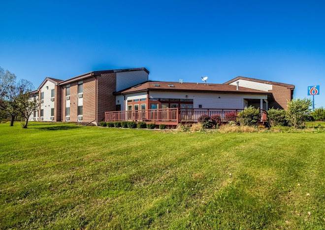 Motel 6 saukville wi