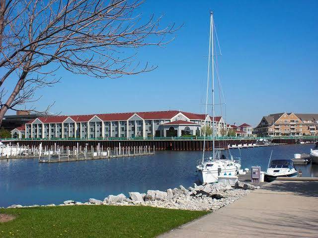 Doubletree by hilton hotel racine harbourwalk