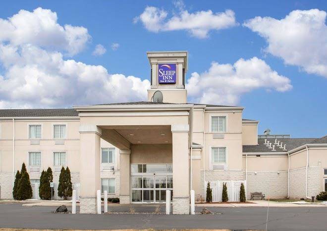 Sleep inn & suites sheboygan i 43