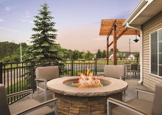 Country inn & suites by radisson west bend wi