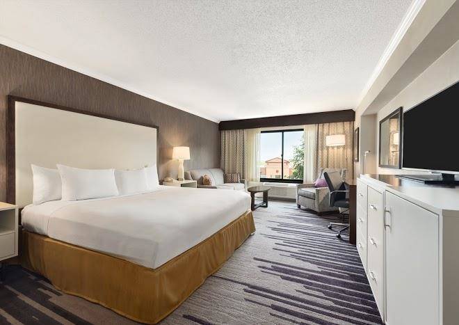 Doubletree by hilton hotel milwaukee brookfield