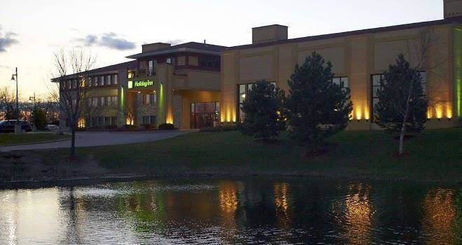 Holiday inn pewaukee milwaukee west