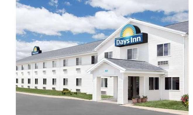 Days inn by wyndham neenah