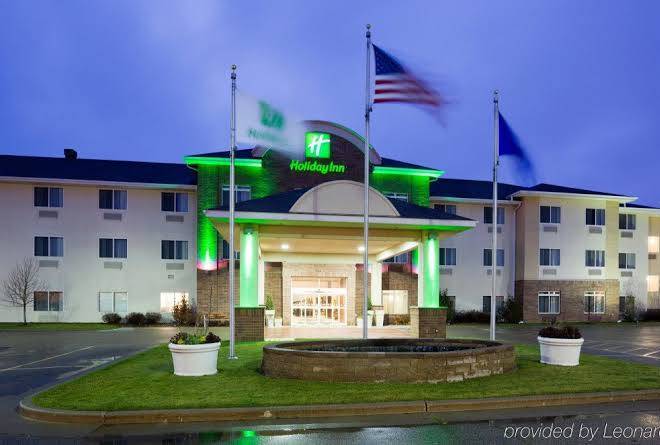 Holiday inn conference ctr marshfield