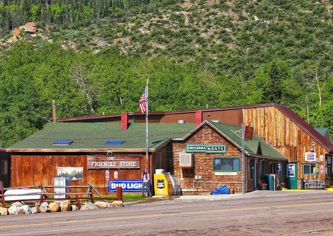 Friendly Store & Motel Image