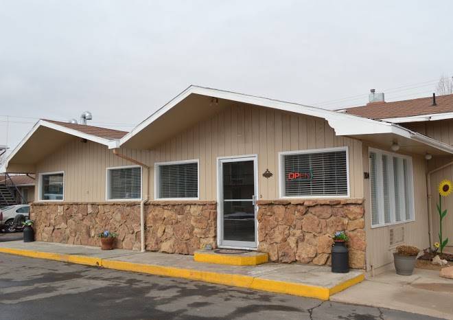 Laramie valley inn hotel