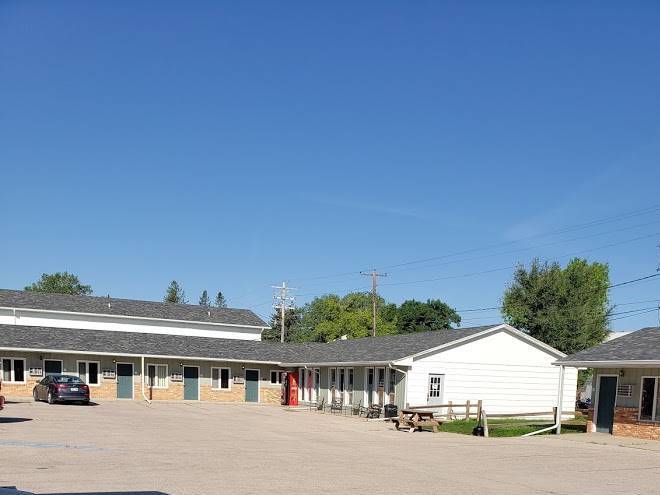 Deer lodge motel