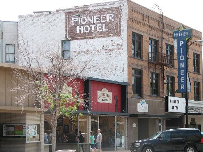 Pioneer hotel