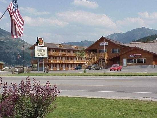 Bull moose lodge & saloon