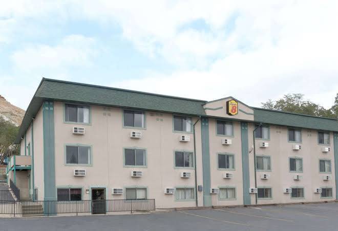 Super 8 by wyndham green river