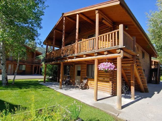 Hitching post lodge