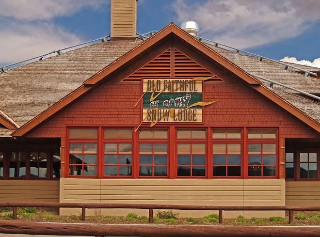 Old faithful snow lodge