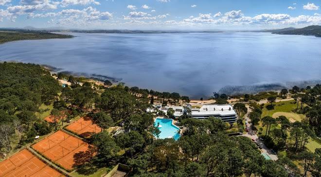 Hotel del lago golf & art resort